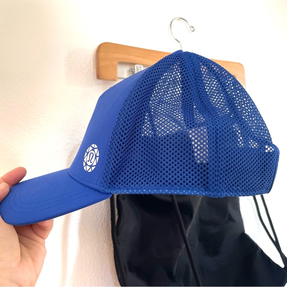 Lululemon special edition ball cap, adjustable size + drawstring backpack